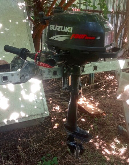Motor barca Suzuki 2.5 si Barca gonflabila